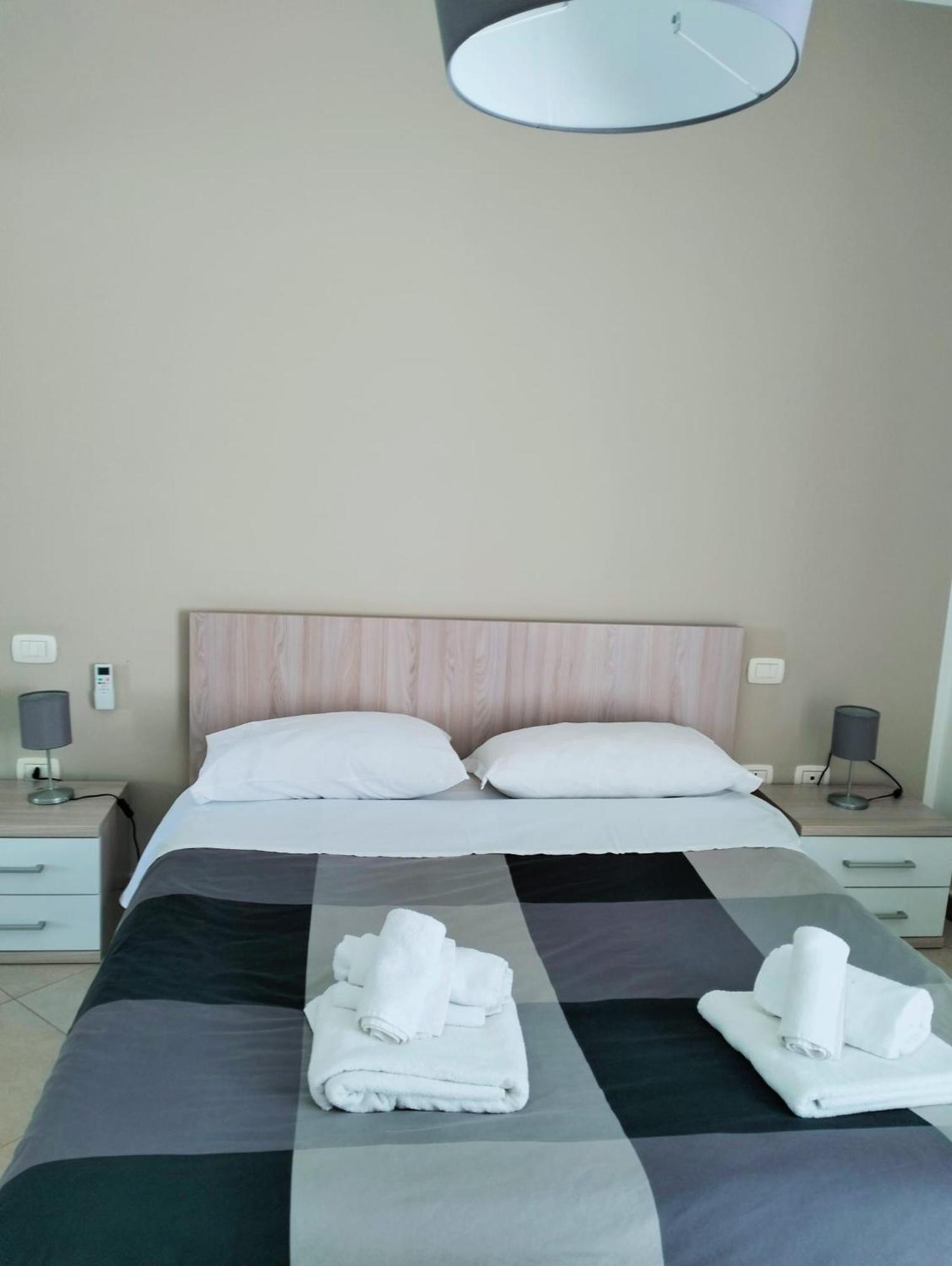 Red Luxury In Borgo Guardiola Near Cefalu Mandra Capreria Exterior photo