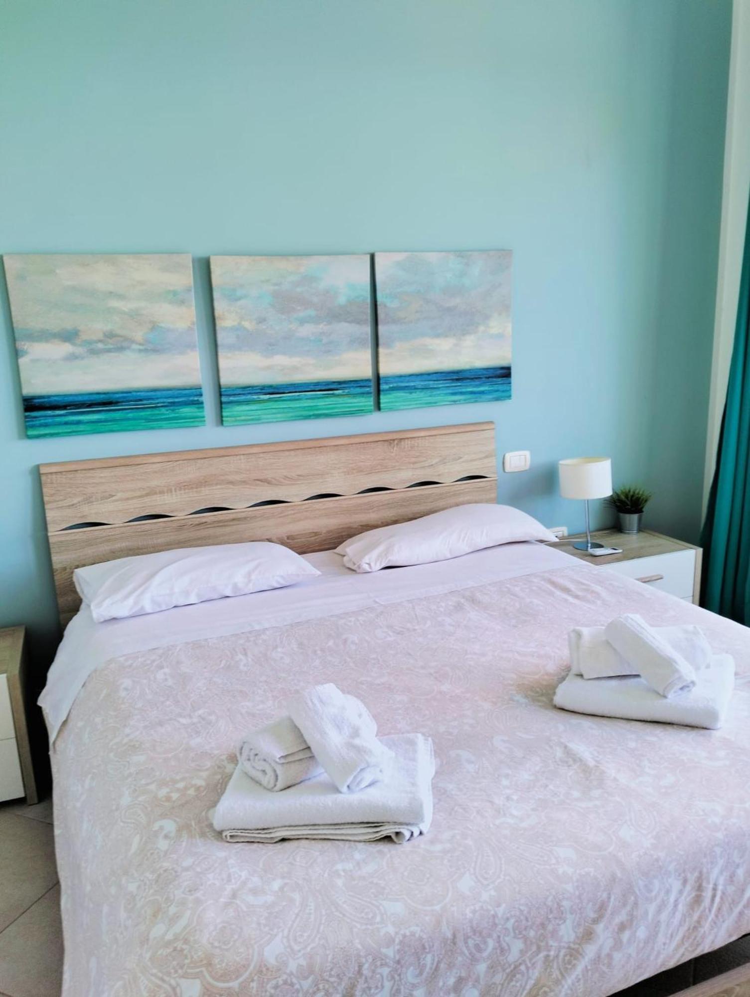Red Luxury In Borgo Guardiola Near Cefalu Mandra Capreria Exterior photo
