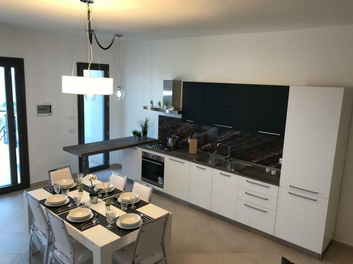 Red Luxury In Borgo Guardiola Near Cefalu Mandra Capreria Exterior photo
