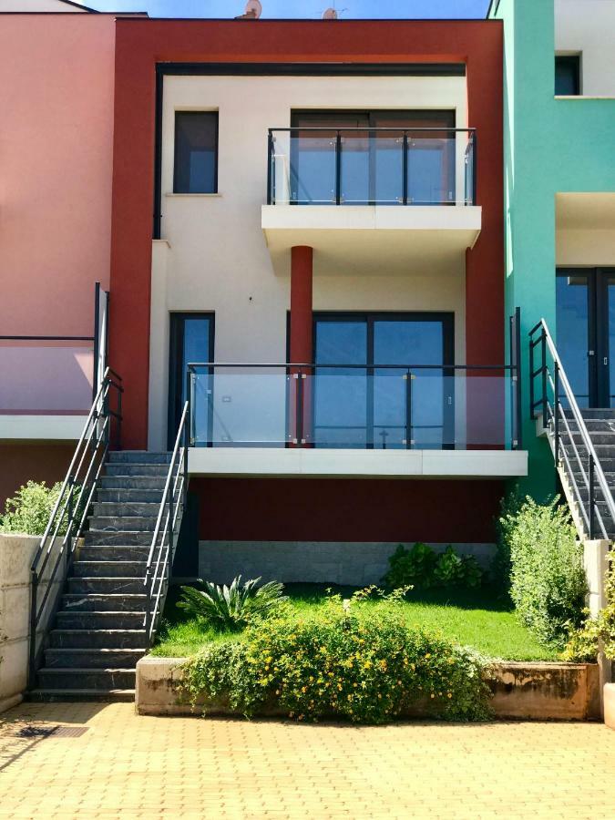 Red Luxury In Borgo Guardiola Near Cefalu Mandra Capreria Exterior photo