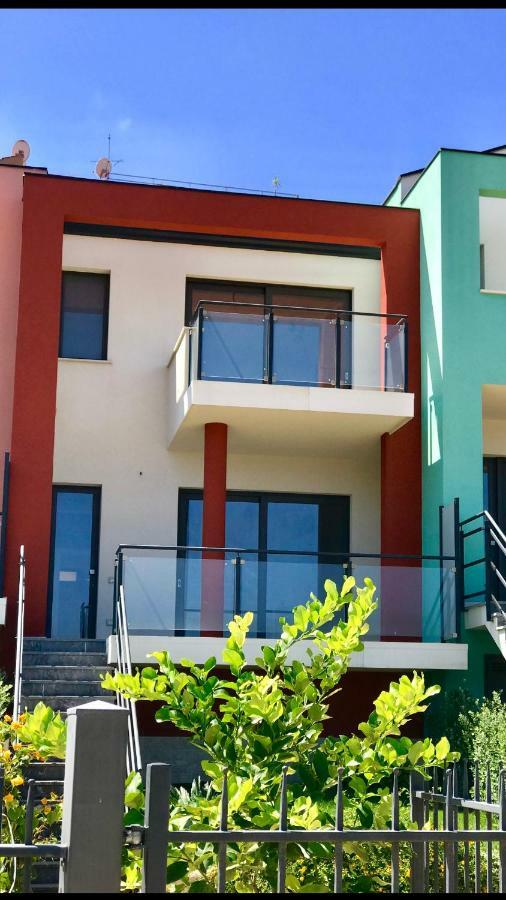 Red Luxury In Borgo Guardiola Near Cefalu Mandra Capreria Exterior photo