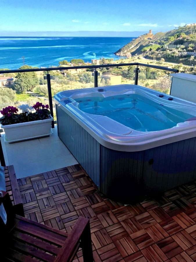 Red Luxury In Borgo Guardiola Near Cefalu Mandra Capreria Exterior photo